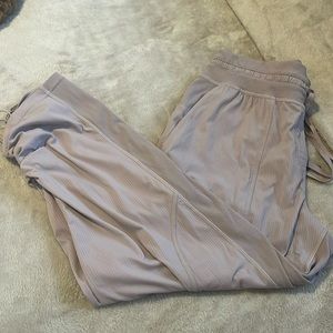 Lululemon pants 👖 Dance Cropped Pant never used ( but cut tag)